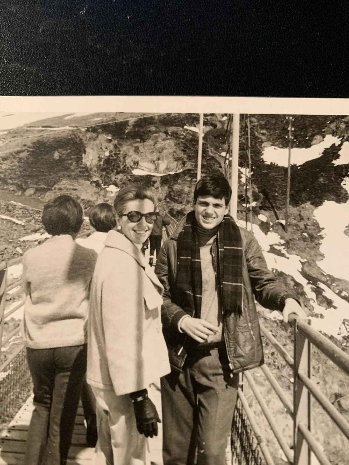 Fotografía de juventud del archivo de la familia Villalonga en la montaña