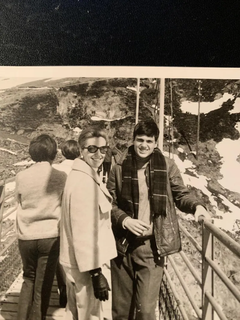 Fotografía de juventud del archivo de la familia Villalonga en la montaña